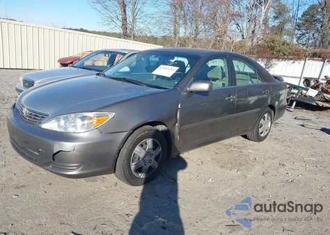 2004 Toyota Camry Le z USA, uszkodzony, nr VIN 4T1BE32KX4U891595